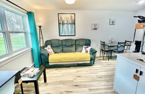Bedford House | Cozy Sweet 1 Bedroom Guest Suite - Halifax/Bedford