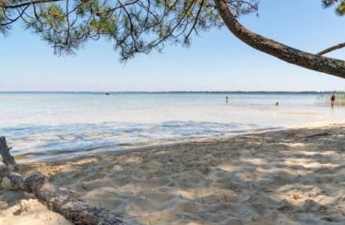 Biscarrosse Plage Apartment | Cozy T3 with Balcony, 50m from Ocean, Parking Included, Sleeps 4
