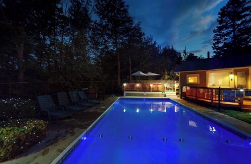 Weirs Beach Hotel | Cozy third floor room in Historic Inn
