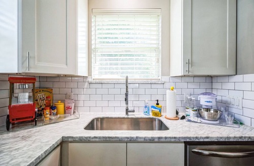 South Central Houston House | Cozy Third Ward Hideaway | Sleeps 8
