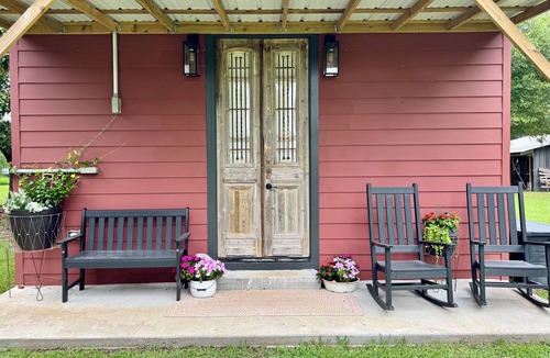 Bogalusa House | COZY Tiny Barn House