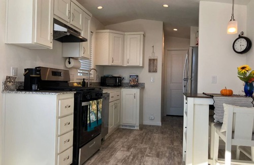 Desert Hot Springs House | Cozy Tiny Home in Peaceful Desert Hot Springs – Ideal for Traveling Nurses