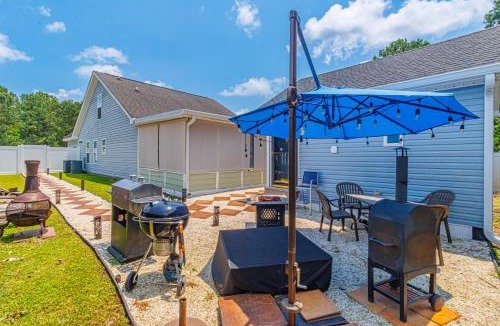 Myrtle Beach House | Cozy Tiny Home for 2! Short drive to the Beach!