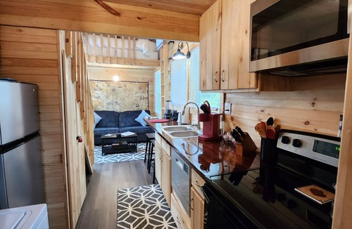 Bayshore Gardens House | Cozy Tiny Home in Bradenton, FL. - Close to Beaches, Dining & Fun!