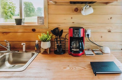 Penn Yan House | Cozy tiny home with Sunrise Views in the Heart of Finger Lakes
