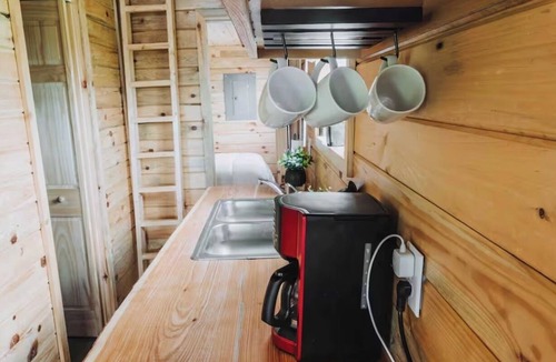 Penn Yan House | Cozy tiny home with Sunrise Views in the Heart of Finger Lakes