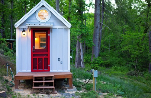 Alexander House | Cozy Tiny House in Private Forest