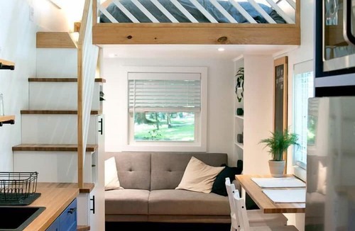 East Mount Airy House | Cozy Tiny House within Historic Botanical Gardens in Philadelphia, Pennsylvania