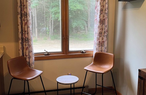 Intervale House | Cozy townhome sleeps 10 in the heart of it all, just minutes to area attractions
