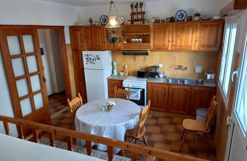 Kardamena Apartment | Cozy Traditional Greek one bed Flat, 7 min Away From Airport 50ft to the Beach