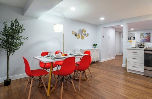 Seattle Apartment | Cozy Two Bedroom Apt - Arboretum/Montlake, UW, Husky Stadium, UWMC, Madison Park
