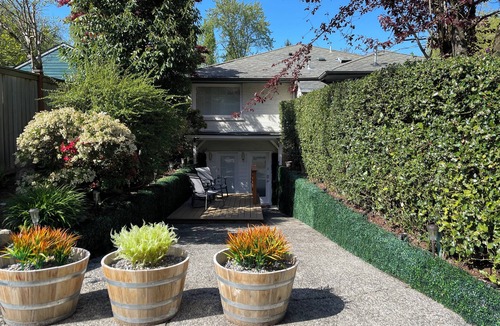 Seattle Apartment | Cozy Two Bedroom Apt - Arboretum/Montlake, UW, Husky Stadium, UWMC, Madison Park
