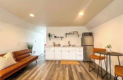 Puyallup House | Cozy Unique Studio Near WA State Fair