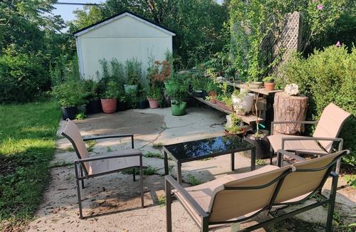 Dicken House | Cozy updated 3 Bedroom house in Ann Arbor, 1.5mi to downtown and the big house!