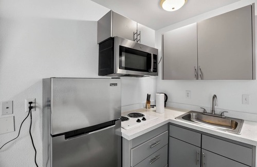 Las Vegas Apartment | Cozy updated studio with comfortable modern layout