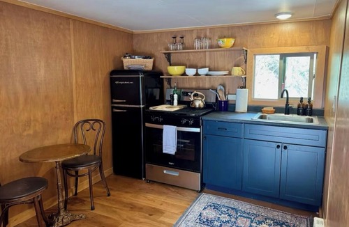 Redstone Apartment | Cozy 1-bedroom studio in Redstone Historic District welcomes you