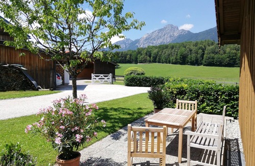 Gmain Apartment | Cozy vacation apartment with beautiful alpine panorama near Salzburg
