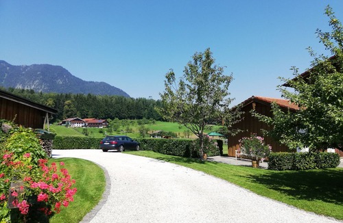Gmain Apartment | Cozy vacation apartment with beautiful alpine panorama near Salzburg