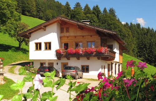 Brixlegg Apartment | Cozy vacation apartment in a quiet location with a wonderful view over the Inn Valley