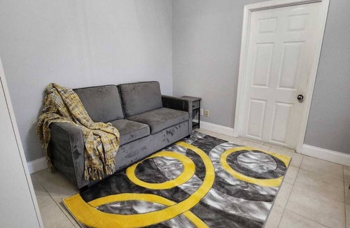 Hamptons at Boca Raton House | Cozy Vacation Spacious 5-bed/3bath that comfortably sleeps 11 people in Boca.