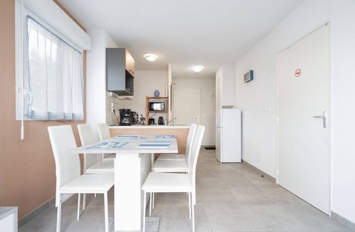 Serignan Villa | Cozy Villa Steps from the Beach