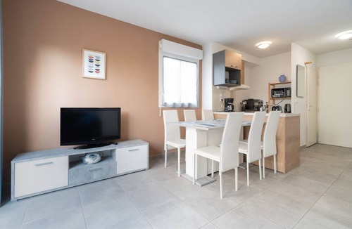 Serignan Villa | Cozy Villa Steps from the Beach