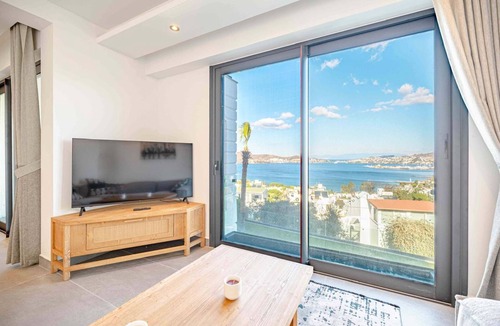 Yalikavak Villa | Cozy Villa with Private Pool and Luxuriest Views