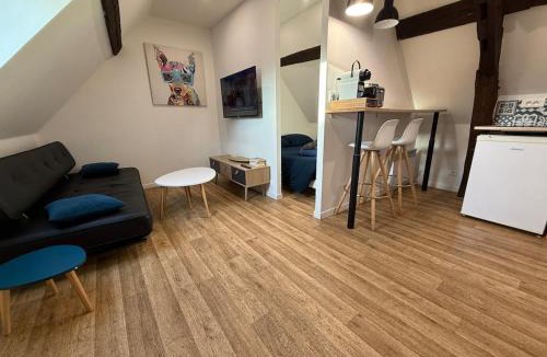 Epernon Apartment | COZY : Votre cocon douillet à Epernon