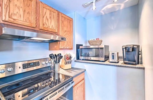 Delmar Apartment | Cozy + Walkable Delmar Getaway w/Fire Pit!