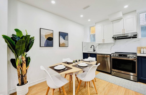 Whitby Apartment | Cozy, warm and inviting Oasis 2BRM | 1 Bathroom | Kitchen