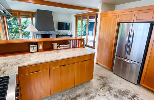 Island County House | Cozy Waterfront Beach House Near Baby Island! New to VRBO!