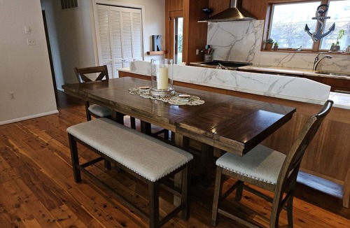 Loveladies House | Cozy waterfront boaters dream on private lagoon with hot tub.