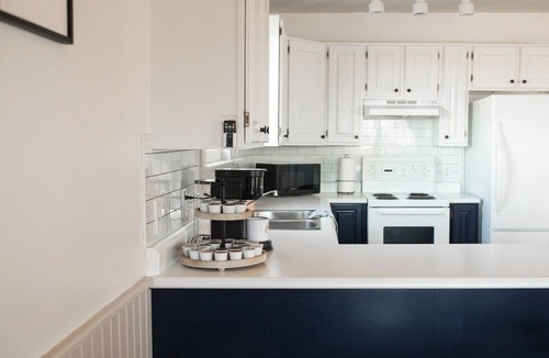 Corran Ban Cottage | Cozy Waterfront Cottage on Winter Bay!