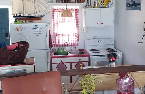 Deal Island Cottage | "Cozy" Waterfront Cottage with Private Pier