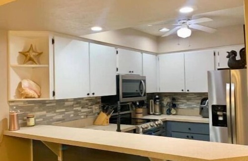 Inverness Landing House | Cozy Waterfront home w/kayaks/Lake Henderson/Withlacoochee Bike Trail/Springs