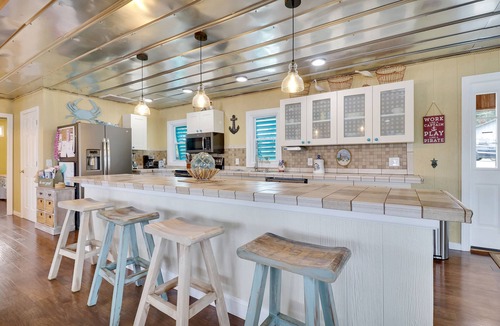 Varnamtown House | Cozy Waterfront Home! 2BR/2BA Large covered deck*fishing dock*floating boat dock