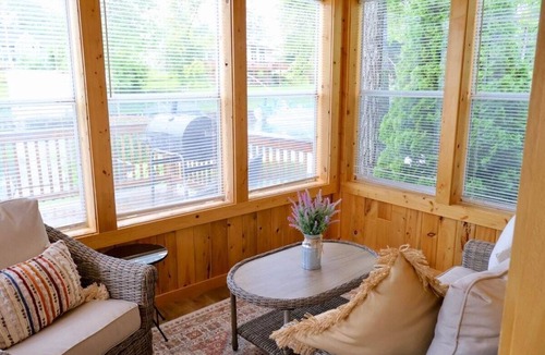 Indian River Cabin | Cozy Waterfront Retreat | Steps from Indian River