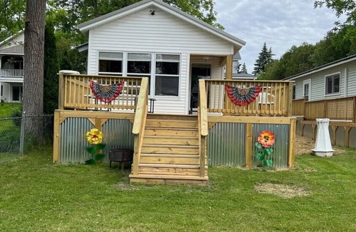 Indian River Cabin | Cozy Waterfront Retreat | Steps from Indian River
