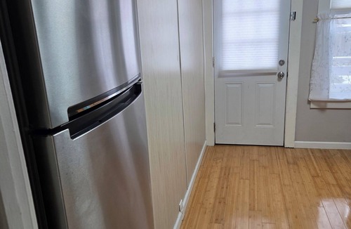 Rotterdam Apartment | Cozy, well equipped 1st Floor Apt in the Heart of Schenectady. Family Friendly