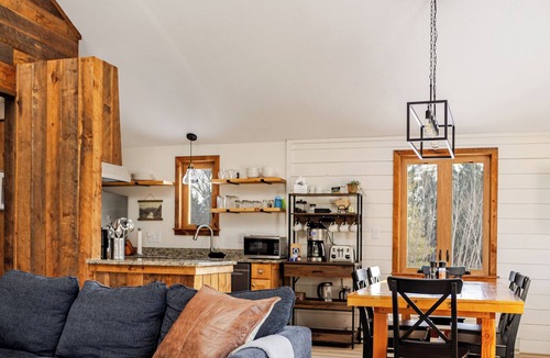 Thornton House | Cozy White Mountain Family Retreat w/Views, Indoor Fireplace & Toys