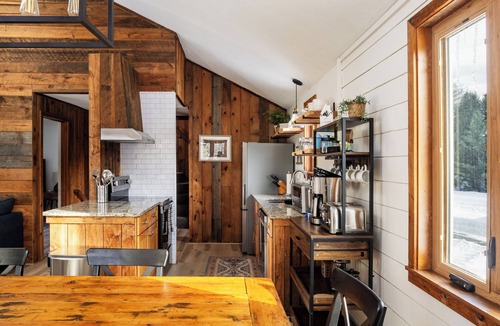 Thornton House | Cozy White Mountain Family Retreat w/Views, Indoor Fireplace & Toys