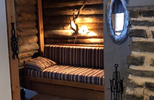 Hossa House | Cozy Wooden Log Cabin With Modern Amenities - Inc. private swimming pond
