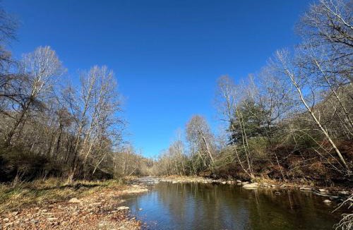 Wardensville House | Cozy yurt w hot tub & fire pit near Lost River