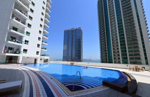 Abu Dhabi Apartment | CozyCorner - Gym & Pool Access - Reem Island