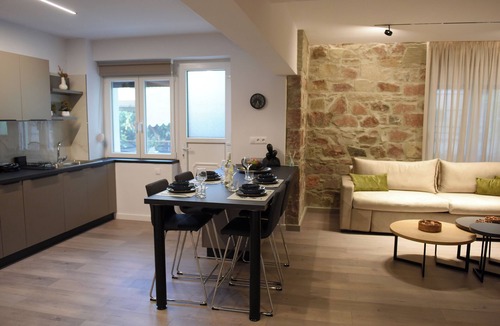 Mytilene Apartment | CozyFlat 88m2 very spacious for long stays, fully equipped, with private parking