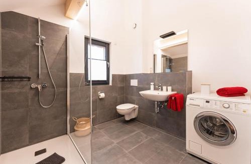 Marktoberdorf Apartment | CozyNook Leuterschach