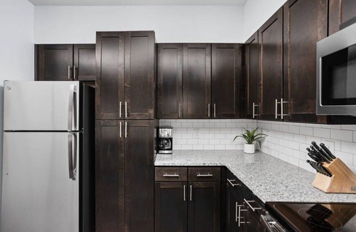 Indianapolis Apartment | CozySuites 2BR Modern Apt near the Fashion Mall
