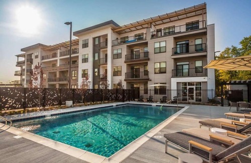 Indianapolis Apartment | CozySuites At Notch