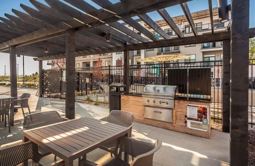 Indianapolis Apartment | CozySuites At Notch
