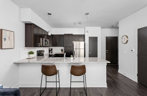 Indianapolis Apartment | CozySuites at Notch